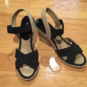 Women’s Wedge sandals- size 9